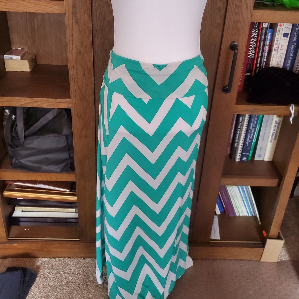 Maxi chevron skirt